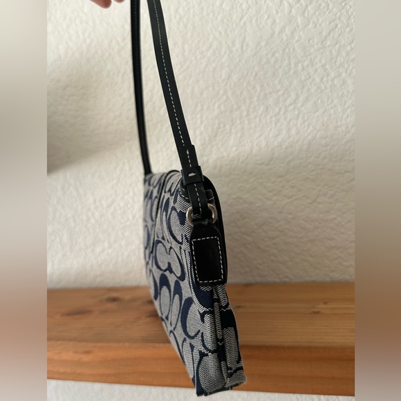 Vintage Coach Signature Sufflette Hand Bag in Navy and Black Leather - Picture 6 of 11